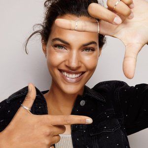 Avon Online: Shop or Sell